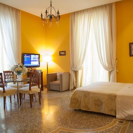 B&B Orsini 46 เนเปิลส์ ภายนอก รูปภาพ