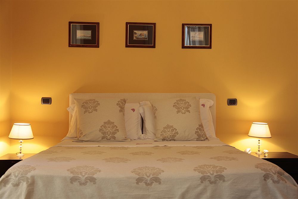 B&B Orsini 46 เนเปิลส์ ภายนอก รูปภาพ