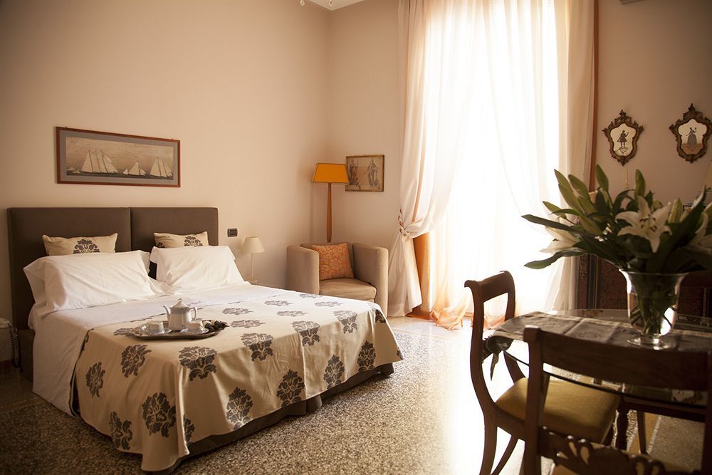 B&B Orsini 46 เนเปิลส์ ภายนอก รูปภาพ